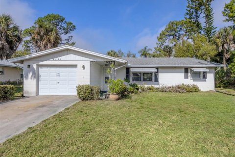House in Venice, Florida 2 bedrooms, 106.09 sq.m. № 2098524