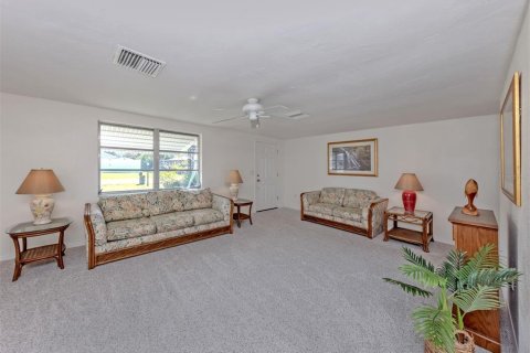 House in Venice, Florida 2 bedrooms, 106.09 sq.m. № 2098524 - photo 14