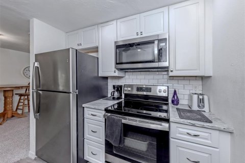 House in Venice, Florida 2 bedrooms, 106.09 sq.m. № 2098524 - photo 25