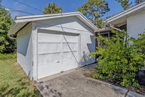 House in Venice, Florida 2 bedrooms, 106.09 sq.m. № 2098524 - photo 9