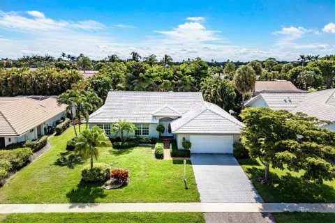 House in Delray Beach, Florida 3 bedrooms, 199.55 sq.m. № 2258174