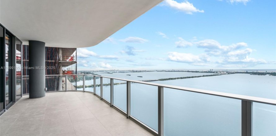 Condo à Miami, Floride, 5 chambres № 1951248