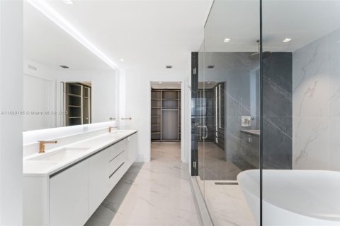 Copropriété à vendre à Miami, Floride: 5 chambres № 1951248 - photo 12