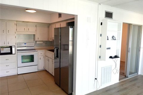 Copropriété à louer à Clearwater, Floride: 2 chambres, 102.19 m2 № 2166566 - photo 13