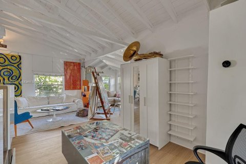 House in Coral Gables, Florida 1 bedroom, 71.35 sq.m. № 1944475 - photo 6