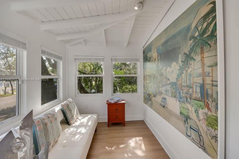 House in Coral Gables, Florida 1 bedroom, 71.35 sq.m. № 1944475 - photo 10