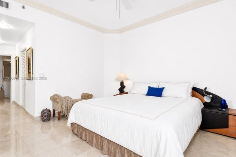 Condo in Surfside, Florida, 2 bedrooms № 2073756 - photo 8