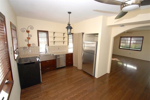 Appartement à louer à Miami Beach, Floride: 2 chambres, 95.22 m2 № 2044374 - photo 6