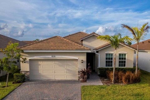 Casa en alquiler en Jensen Beach, Florida, 3 dormitorios, 151.99 m2 № 2077441 - foto 3