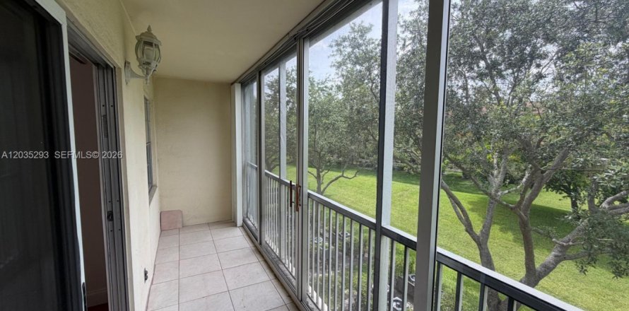 Condo à Pembroke Pines, Floride, 2 chambres  № 2084222
