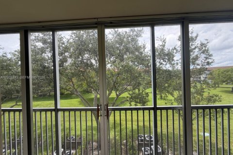 Copropriété à louer à Pembroke Pines, Floride: 2 chambres, 96.99 m2 № 2084222 - photo 9