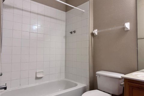 Condo in Altamonte Springs, Florida, 3 bedrooms № 2210804 - photo 9