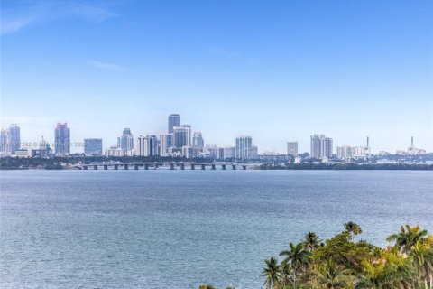 Condo in North Bay Village, Florida, 2 bedrooms  № 1728189 - photo 3