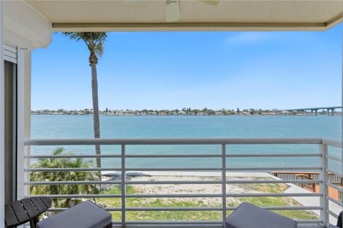 Condo à Saint Petersburg, Floride, 2 chambres  № 2097801