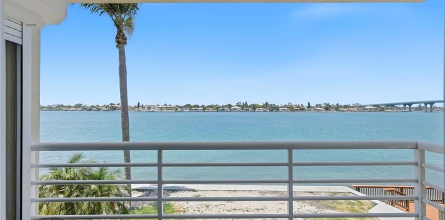 Condo à Saint Petersburg, Floride, 2 chambres  № 2097801