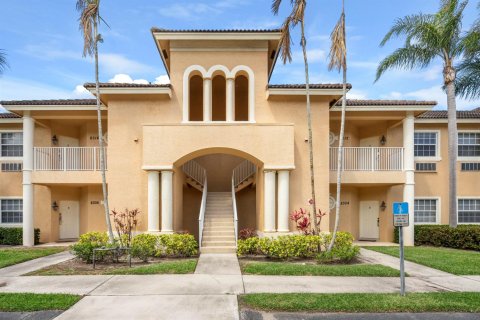 Condominio en Port St. Lucie, Florida, 2 dormitorios  № 2190445