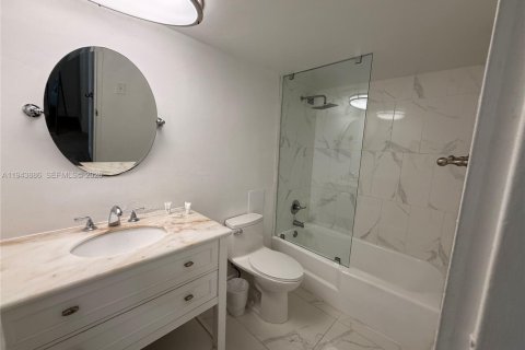 Apartment in Miami Beach, Florida 2 bedrooms, 105.91 sq.m. № 2000622 - photo 4