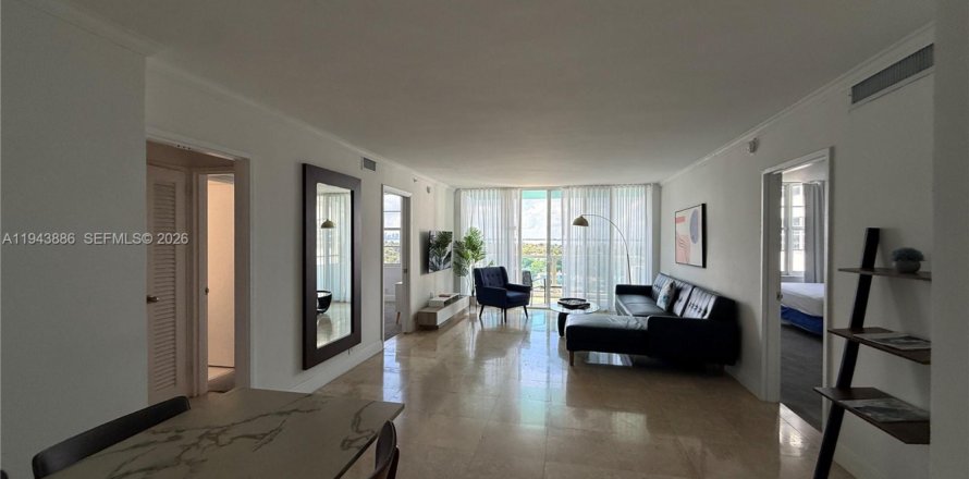 Apartment in Miami Beach, Florida 2 bedrooms, 105.91 sq.m. № 2000622