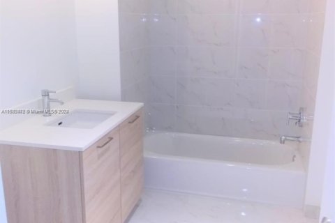 Condominio en venta en North Miami Beach, Florida, 1 dormitorio, 87.05 m2 № 1700318 - foto 13