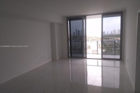 Condominio en venta en North Miami Beach, Florida, 1 dormitorio, 87.05 m2 № 1700318 - foto 11