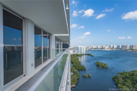 Condominio en venta en North Miami Beach, Florida, 1 dormitorio, 87.05 m2 № 1700318 - foto 5