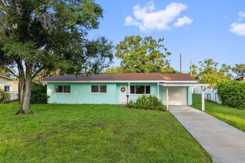 Casa en venta en Saint Petersburg, Florida, 3 dormitorios, 97.73 m2 № 1904320 - foto 1