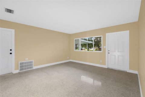 Casa en venta en Saint Petersburg, Florida, 3 dormitorios, 97.73 m2 № 1904320 - foto 6