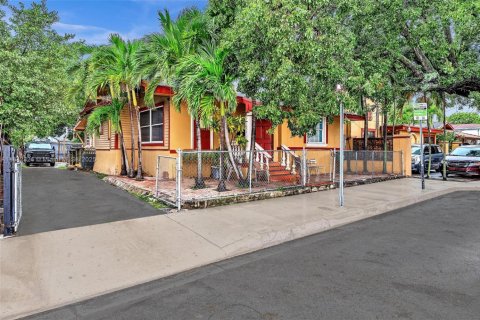 Immobilier commercial à vendre à Miami, Floride: 557.41 m2 № 1842411 - photo 6