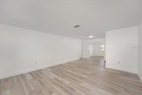 Villa ou maison à vendre à Bradenton, Floride: 2 chambres, 146.97 m2 № 1804960 - photo 4