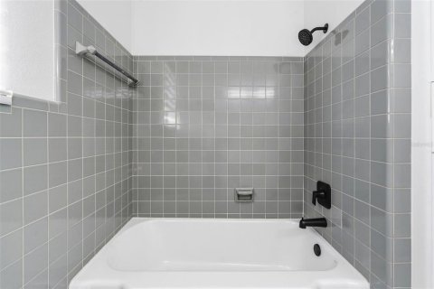 House in Saint Petersburg, Florida 4 bedrooms, 234.11 sq.m. № 2147529 - photo 28