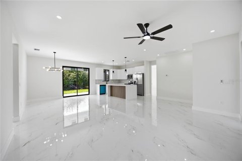 Villa ou maison à louer à Port Charlotte, Floride: 3 chambres, 121.52 m2 № 2308807 - photo 5