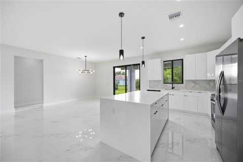 Villa ou maison à louer à Port Charlotte, Floride: 3 chambres, 121.52 m2 № 2308807 - photo 13