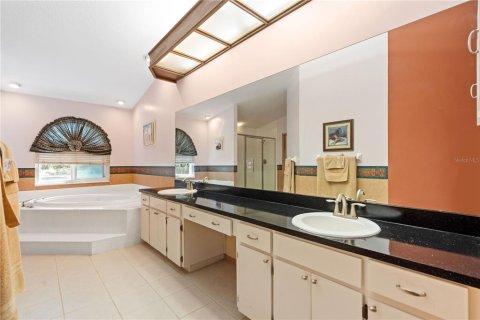 House in New Port Richey, Florida 4 bedrooms, 305.46 sq.m. № 1874027 - photo 21