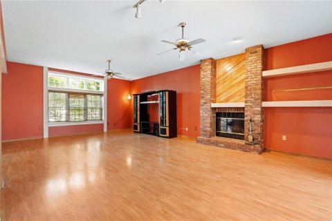 House in New Port Richey, Florida 4 bedrooms, 305.46 sq.m. № 1874027 - photo 7