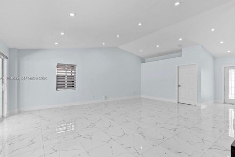Купить виллу или дом в Майами, Флорида 4 спальни, 162.86м2, № 2043597 - фото 8