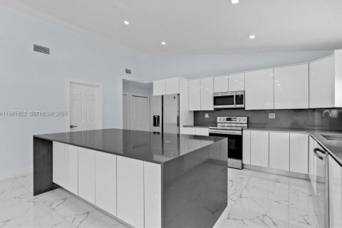 Купить виллу или дом в Майами, Флорида 4 спальни, 162.86м2, № 2043597 - фото 6