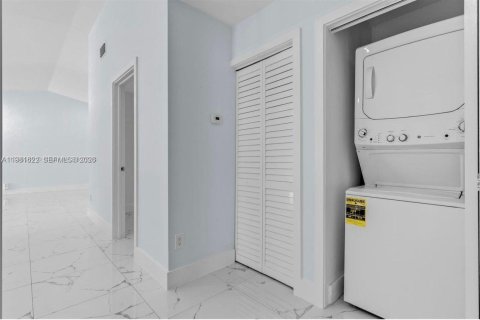 Купить виллу или дом в Майами, Флорида 4 спальни, 162.86м2, № 2043597 - фото 11