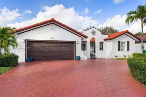 Дом в Майами, Флорида 4 спальни, 162.86м2 № 2043597