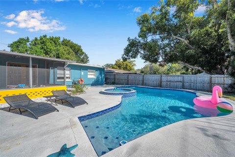 Casa en venta en Clearwater, Florida, 2 dormitorios, 97.92 m2 № 1918533 - foto 2