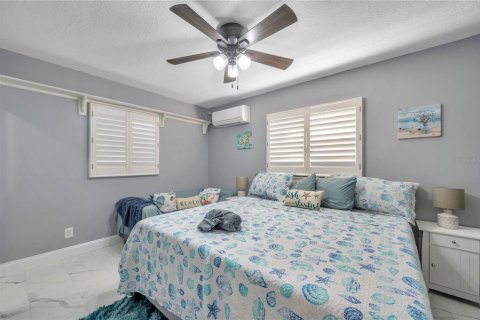 House in Clearwater, Florida 2 bedrooms, 97.92 sq.m. № 1918533 - photo 12