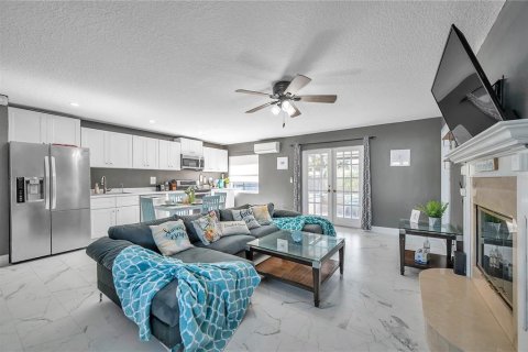 House in Clearwater, Florida 2 bedrooms, 97.92 sq.m. № 1918533 - photo 15