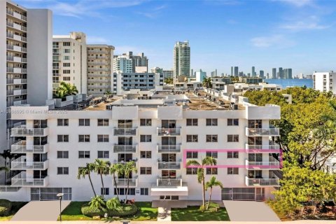 Copropriété à louer à Miami Beach, Floride: 2 chambres, 98.94 m2 № 1964943 - photo 29