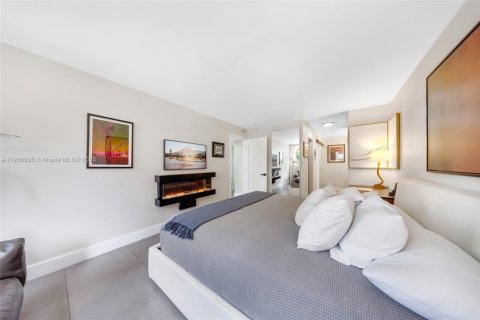 Copropriété à louer à Miami Beach, Floride: 2 chambres, 98.94 m2 № 1964943 - photo 21