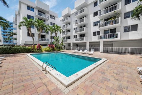 Copropriété à louer à Miami Beach, Floride: 2 chambres, 98.94 m2 № 1964943 - photo 26