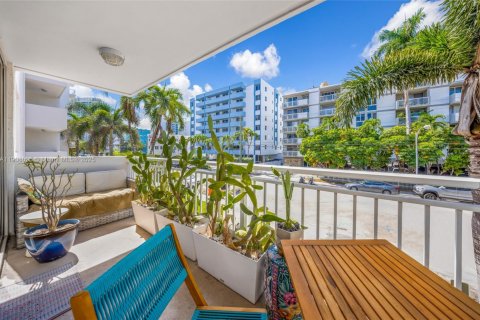 Copropriété à louer à Miami Beach, Floride: 2 chambres, 98.94 m2 № 1964943 - photo 25