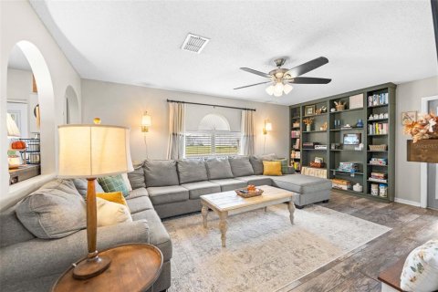 Villa ou maison à vendre à Weeki Wachee, Floride: 5 chambres, 206.43 m2 № 2389165 - photo 9