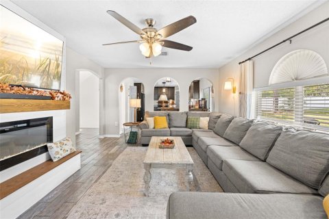 Villa ou maison à vendre à Weeki Wachee, Floride: 5 chambres, 206.43 m2 № 2389165 - photo 7