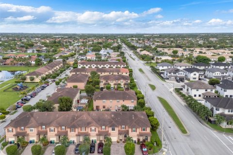 Adosado en venta en Miami, Florida, 3 dormitorios, 154.78 m2 № 1986113 - foto 30