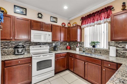 Adosado en venta en Miami, Florida, 3 dormitorios, 154.78 m2 № 1986113 - foto 10