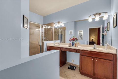 Adosado en venta en Miami, Florida, 3 dormitorios, 154.78 m2 № 1986113 - foto 24